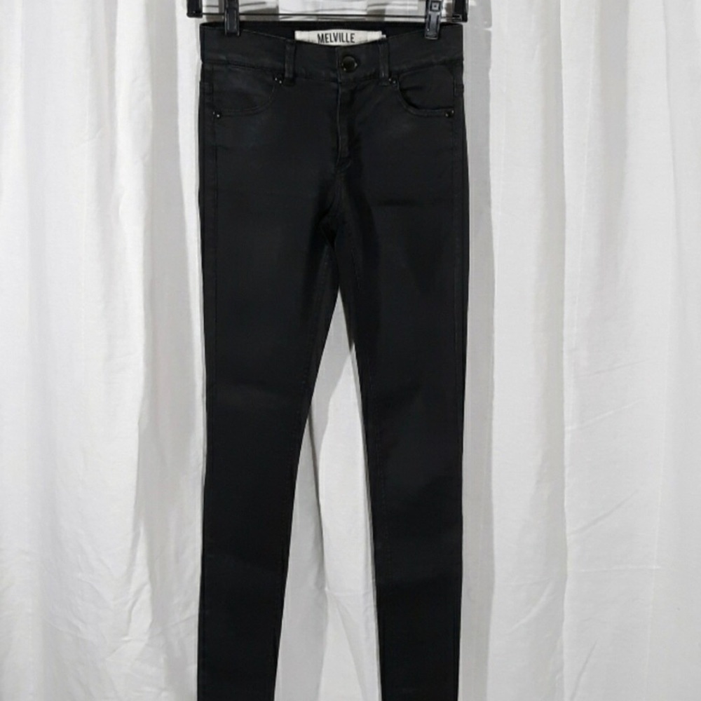 [Brandy Melville] waxy skinny jeans